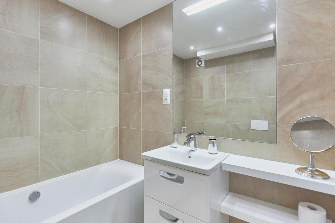 Apartament 70M2 Przy Parku Zdrojowym, Plaza, Centrum. Swinoujscie Bagian luar foto
